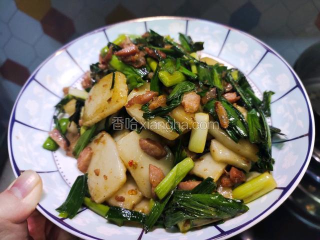 蒜苗灌肠炒年糕