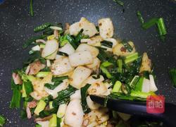 蒜苗灌肠炒年糕的做法图解6