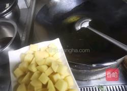 土豆焖鸭的做法图解3