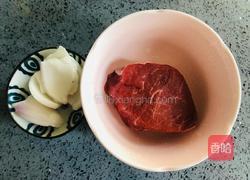 宝宝辅食，香煎肉饼的做法图解1