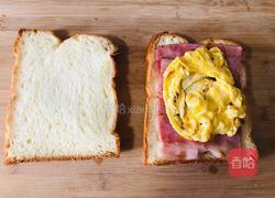 五分钟早餐，培根煎蛋三明治的做法图解4