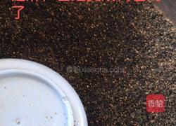 九蒸九晒黑芝麻丸的做法图解2