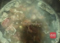 排骨炖玉米豆角的做法图解1