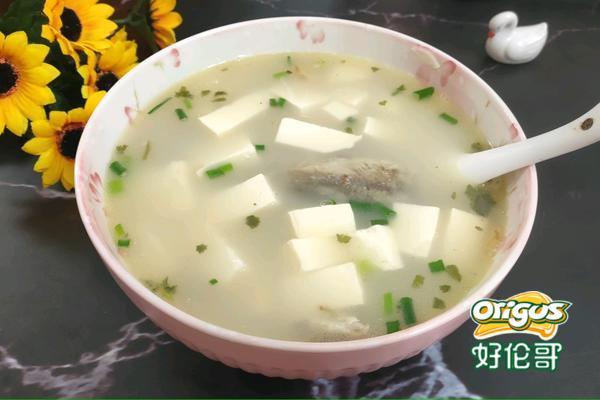 野鲫鱼老豆腐汤