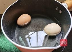 红枣桂圆鸡蛋汤的做法图解2