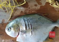 清蒸鲳鱼的做法图解2