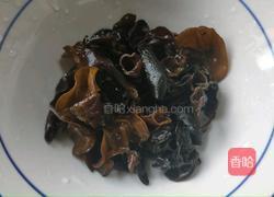 鸭肫炖筒子骨的做法图解5