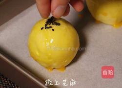 蛋黄酥:过节必备,香香酥酥超解饿!的做法图解25