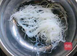 蒜蓉粉丝蒸生蚝的做法图解2