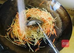 醋溜土豆胡萝卜丝的做法图解3
