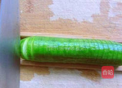 凉拌蓑衣黄瓜的做法图解3