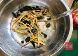 酸辣肉丝汤的做法图解1