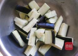 青椒炒茄子的做法图解1