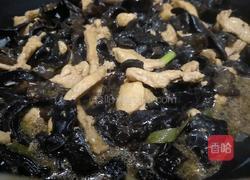 黑木耳炒肉的做法图解4