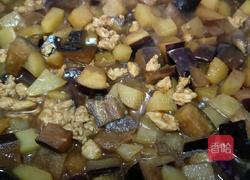 茄子炒土豆的做法图解3