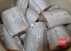 油焖带鱼的做法图解1