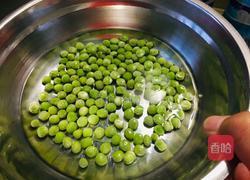 青豆玉米的做法图解1