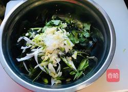 凉拌裙带菜的做法图解2