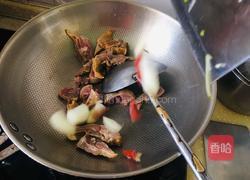 芹菜炒腊鸭的做法图解5