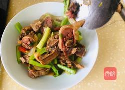 芹菜炒腊鸭的做法图解9