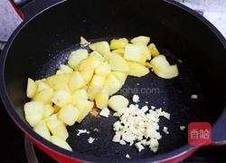 土豆火腿焖面的做法图解5