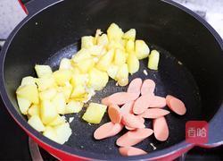 土豆火腿焖面的做法图解6