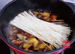 土豆火腿焖面的做法图解12