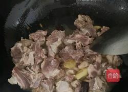 胡萝卜炖牛腩的做法图解3