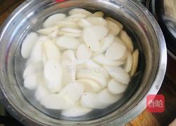 木耳胡萝卜炒山药的做法图解2