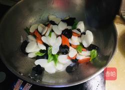 木耳胡萝卜炒山药的做法图解8