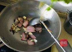 青椒炒腊肉的做法图解3