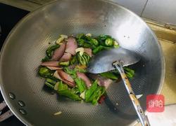 青椒炒腊肉的做法图解4
