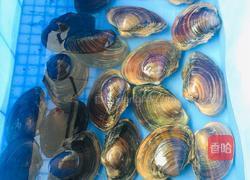 河蚌炒尖椒的做法图解2