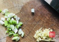 鸭血粉丝海菜汤的做法图解3