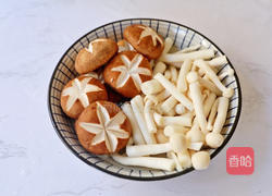 菌菇玉米排骨汤的做法图解4