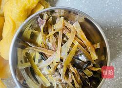 墨鱼冬笋汤的做法图解3