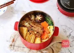 Illustration of homemade Japanese sukiyaki pot 10