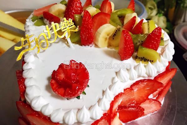 爱心草莓生日蛋糕