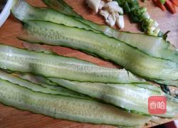 高颜值凉菜黄瓜拌皮蛋的做法图解4