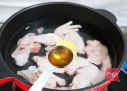 茶树菇炖鸡汤的做法图解3