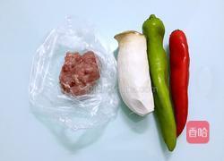 杏鲍菇炒肉片的做法图解1