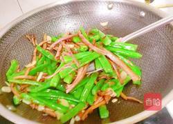 茶树菇炒四季豆的做法图解16