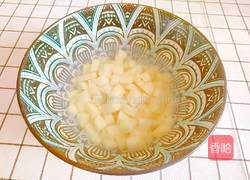 豌豆胡萝卜炒土豆的做法图解5