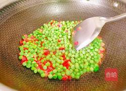 豌豆胡萝卜炒土豆的做法图解8