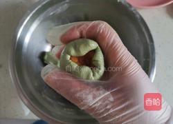 咸蛋黄肉松青团的做法图解10