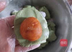 咸蛋黄肉松青团的做法图解9