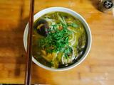 香菇鸡丝酸菜米线的做法[图]