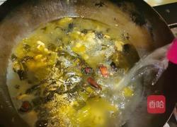 香菇鸡丝酸菜米线的做法图解5