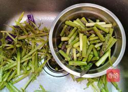 芦笋炒口蘑的做法图解2