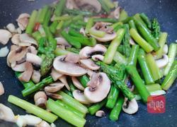 芦笋炒口蘑的做法图解17